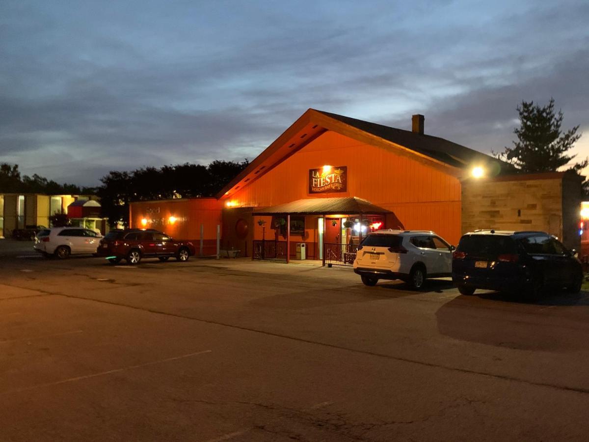 Red Carpet Inn & Suites Ebensburg Eksteriør billede