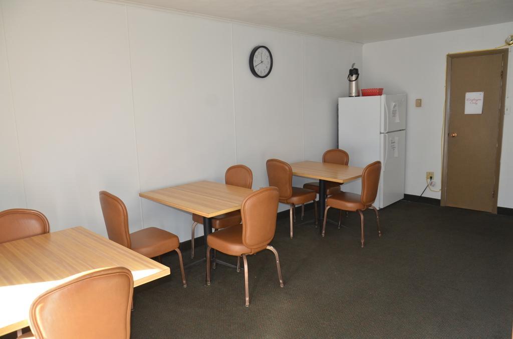 Red Carpet Inn & Suites Ebensburg Eksteriør billede