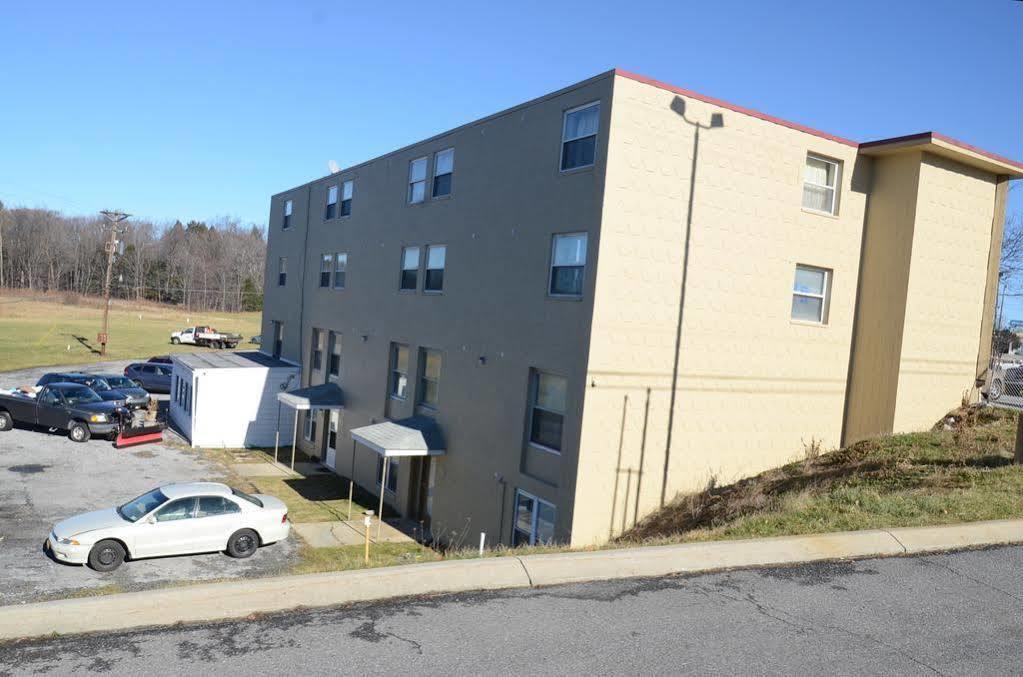 Red Carpet Inn & Suites Ebensburg Eksteriør billede